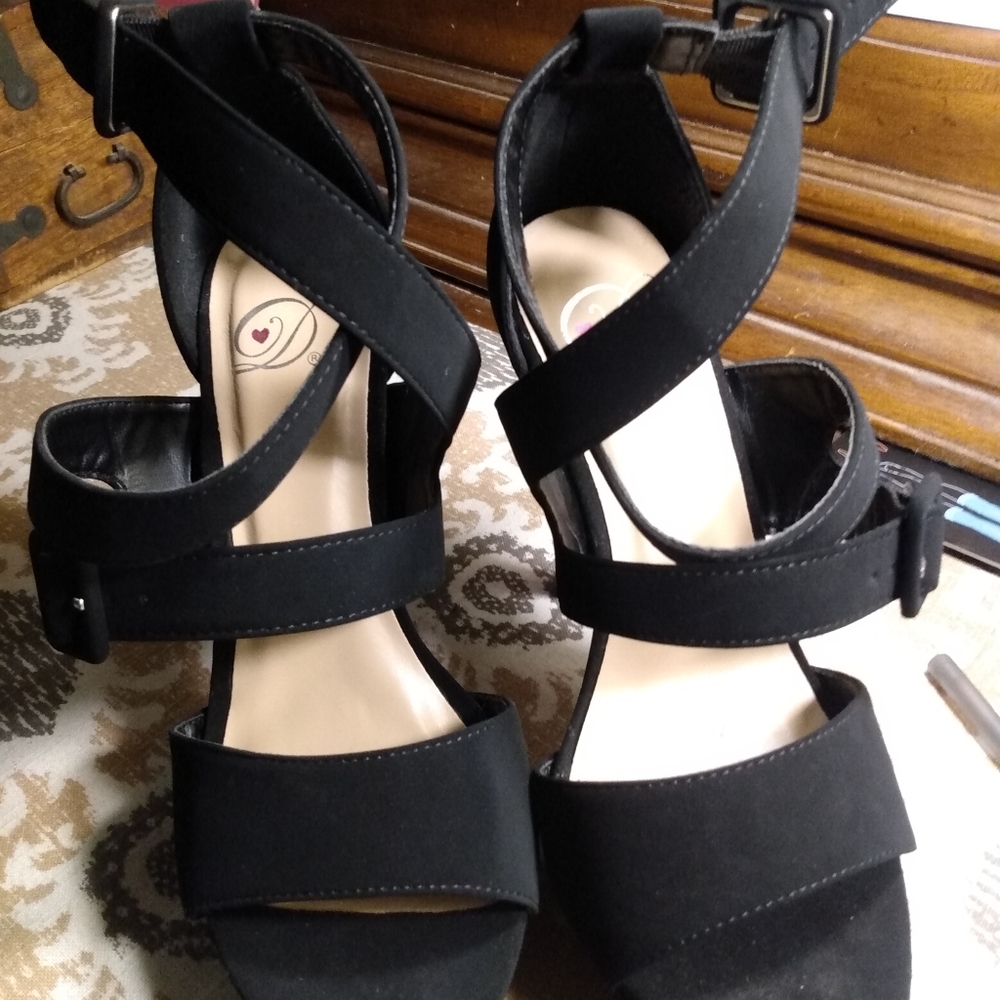 Heels - Picture 11 of 12
